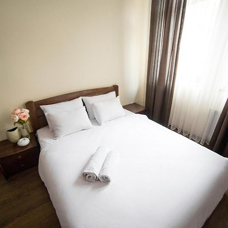 Аpartments In The Center Apartment Lviv Luaran gambar