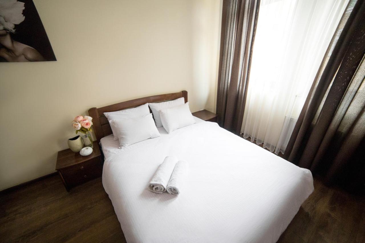 Аpartments In The Center Apartment Lviv Luaran gambar